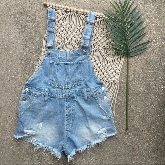 We The Free Distressed Jean Shorts Overalls (Shortalls) Size 27 - Picture 2 of 8